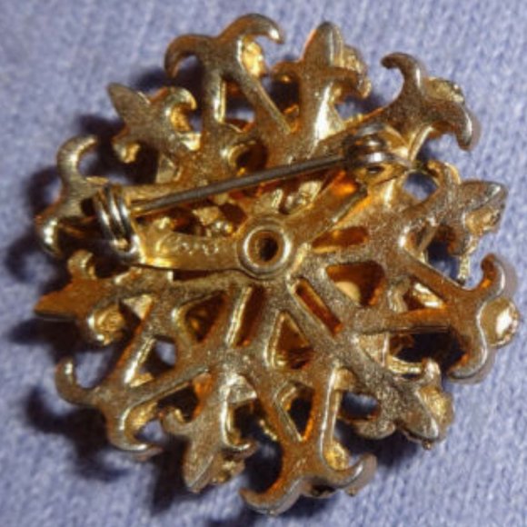 Coro Guilloche Pink Rose Flower Rhinestone Brooch - Picture 2 of 2